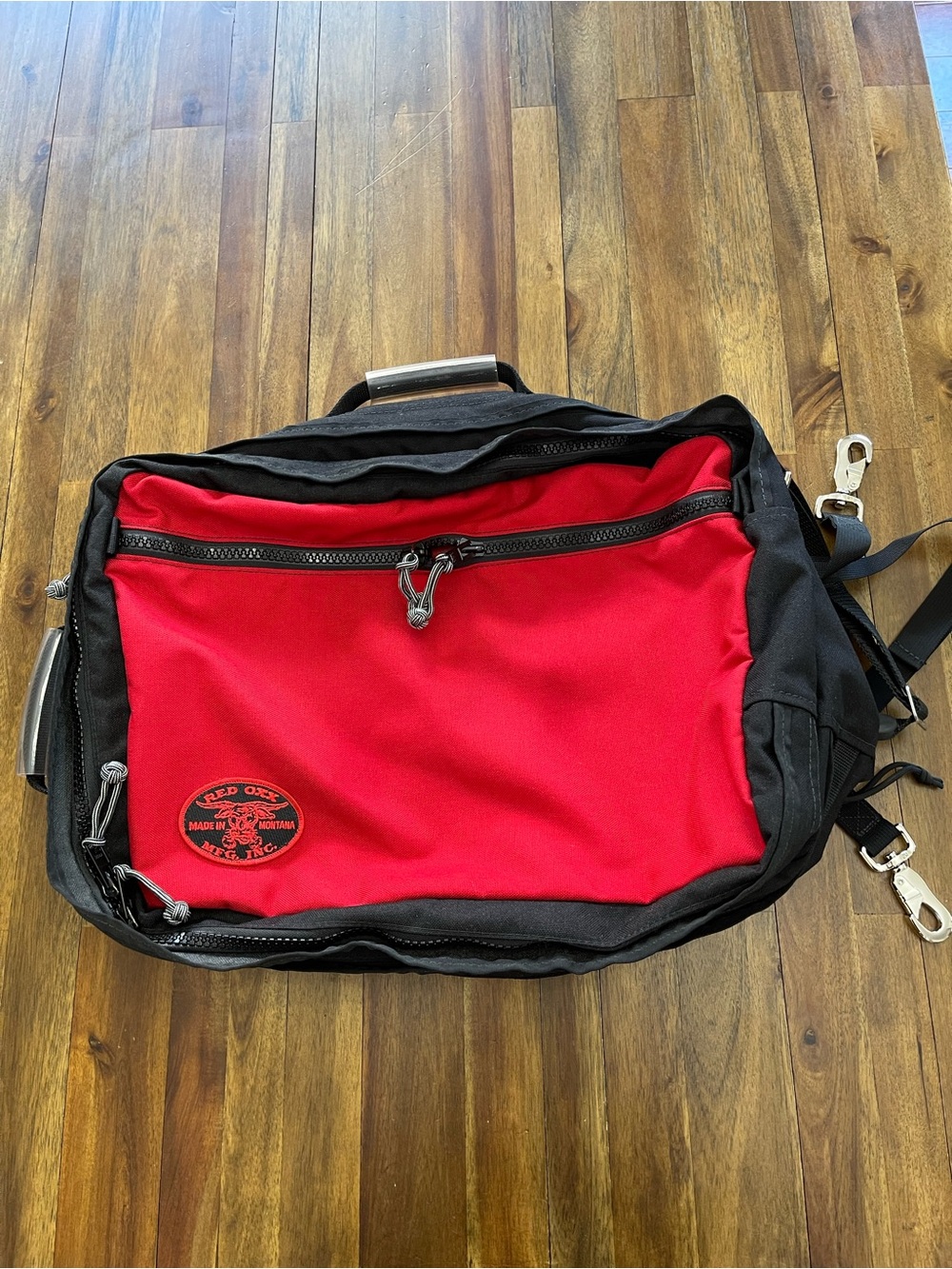 Red Oxx Sky Train Convertible Travel Backpack 
Red And Black